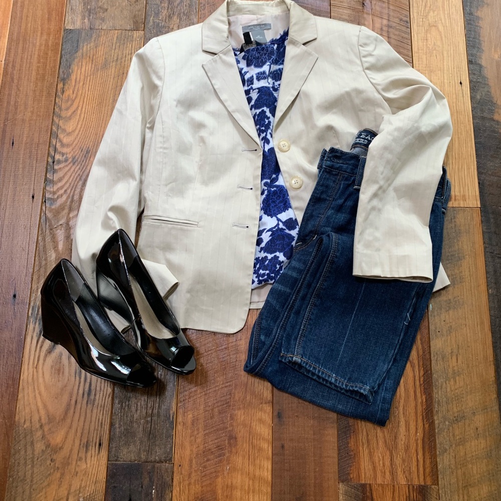 EUC Ann Taylor blazer